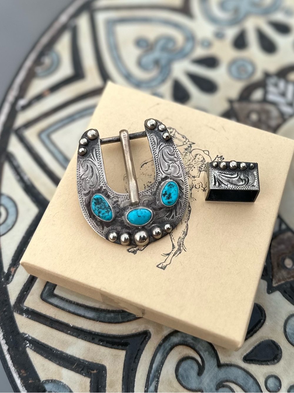 Silver plated Antiqued Belt With three Kingman Turquoise Stones 3/4”